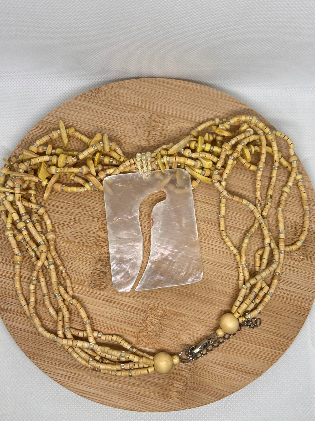 Collier (B8)